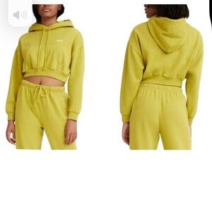 Levi's Women's Mustard Hoodie Crop Top